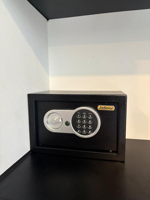 5 star luxury ultimate location unbeatable price price - image 11