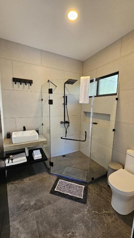 5 star luxury ultimate location unbeatable price price - image 12