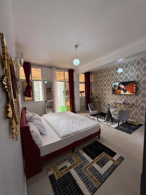 Bright Dakar Plateau Apartment - image 9