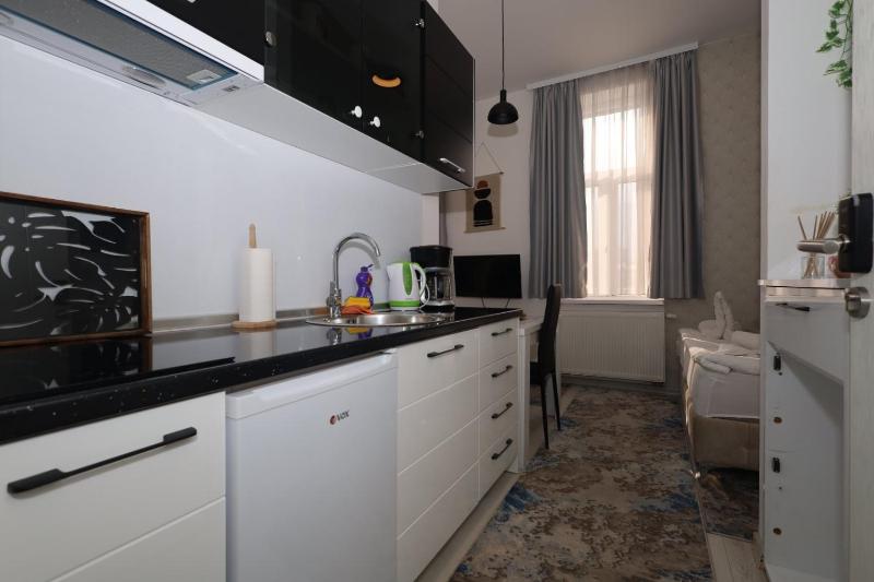 Black Panda Apartment - image 5
