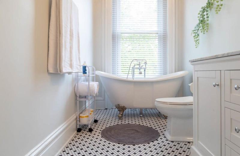 Gorgeous Benton Park Manor ABODEbucks - image 3