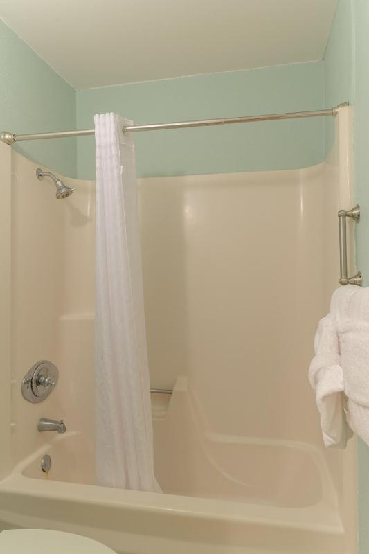 Tiki 254 - Beachfront Getaway with Heated Pools - image 41