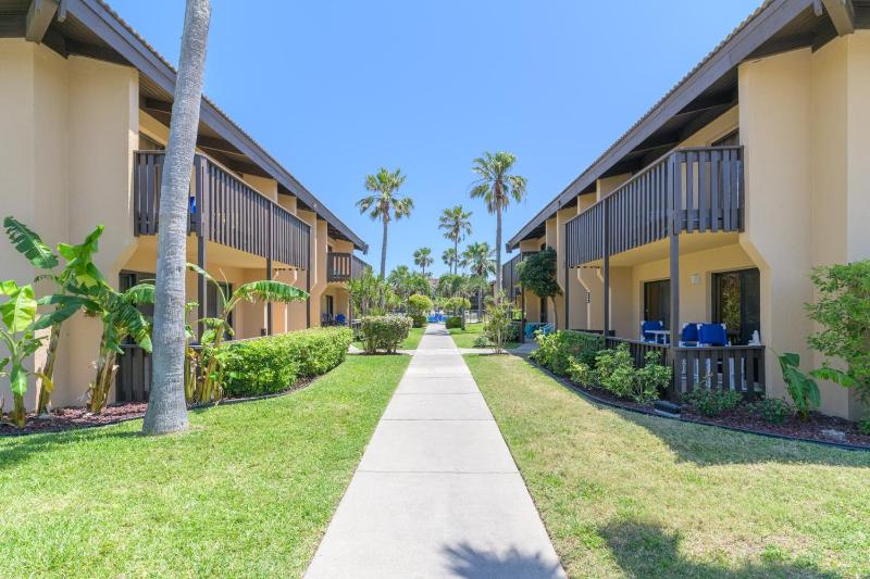 Tiki 254 - Beachfront Getaway with Heated Pools - image 24