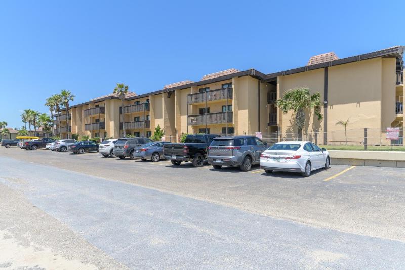 Tiki 254 - Beachfront Getaway with Heated Pools - image 27