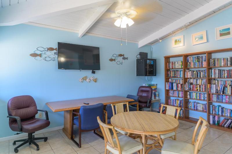 Tiki 331 - Oceanview 1BR Condo Sleeps 6 with Pools - image 3