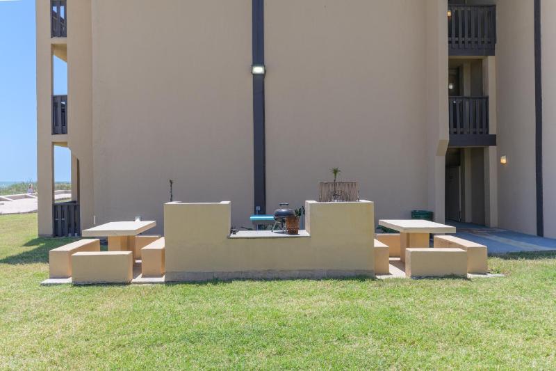 Tiki 331 - Oceanview 1BR Condo Sleeps 6 with Pools - image 9