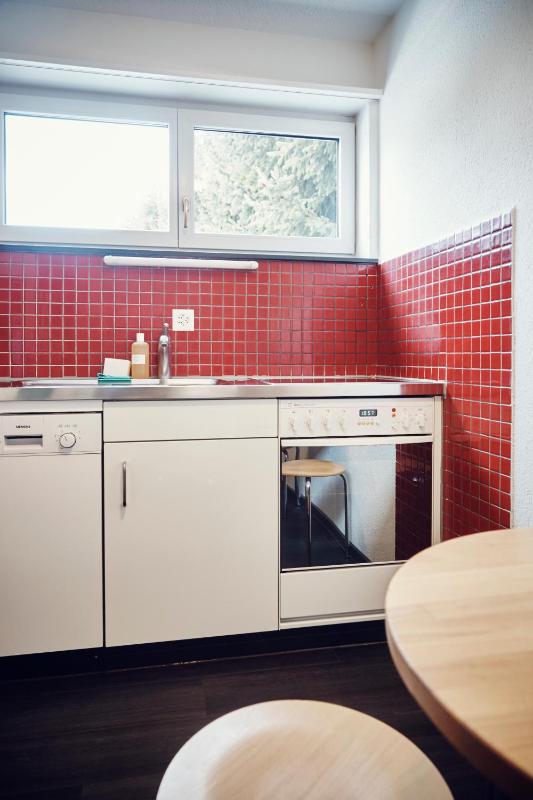Cosy One-Bedroom Apartment  image 4