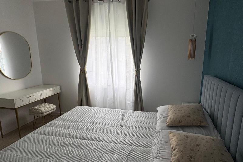 Apartments with hot tub Kastel Stafilic Kastela - 25136 - image 12