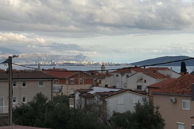 Apartments with hot tub Kastel Stafilic Kastela - 25136 - image 8