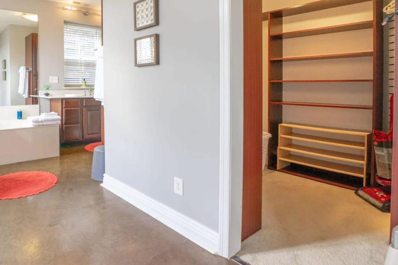 Classic Soulard 4BR Private Yard ABODEbucks - image 16