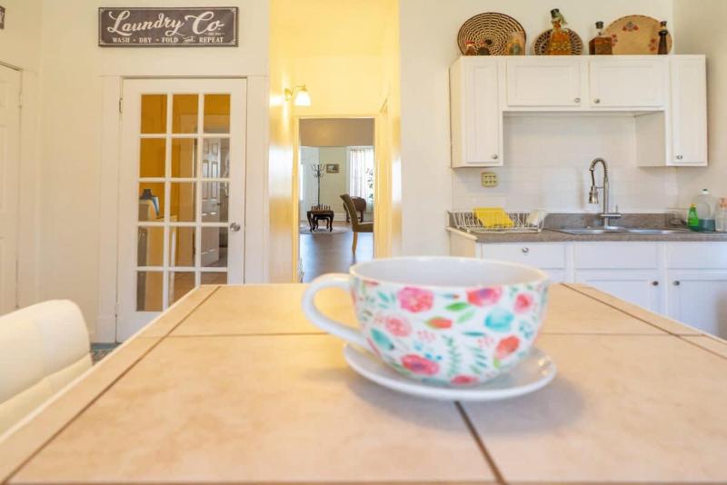 Charming 3BR Tower Grove Family Home ABODEbucks - image 13