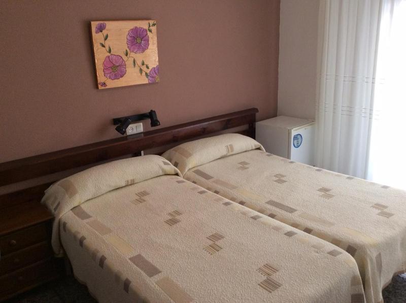 Double or Twin Room image 3