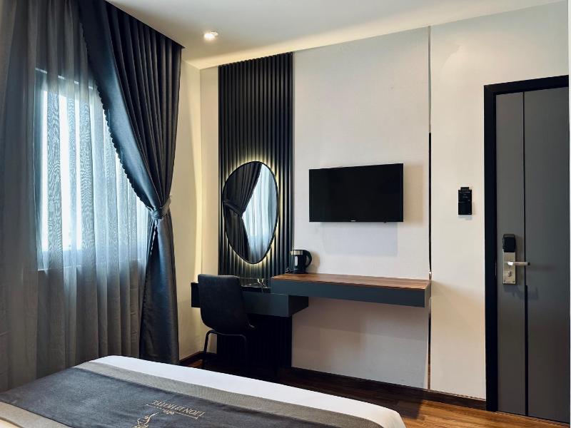 LION 12 Hotel - image 19