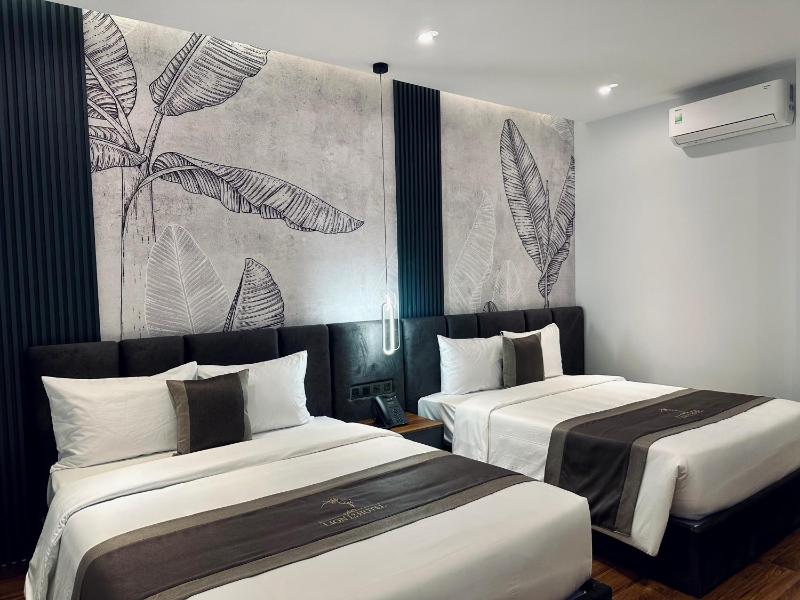 LION 12 Hotel - image 15