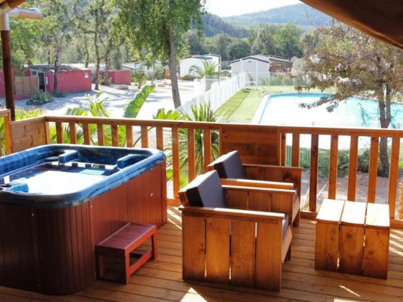 Tente Lodge avec Terrasse et Jacuzzi 6 Personnes - API-1-52-1705 - image 25