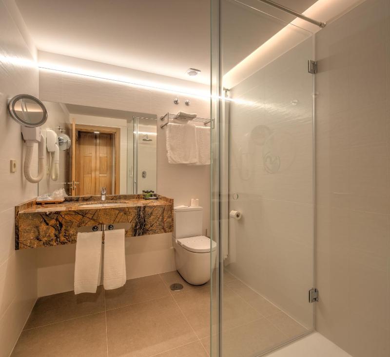 Superior Double Room with Free Parking image 4