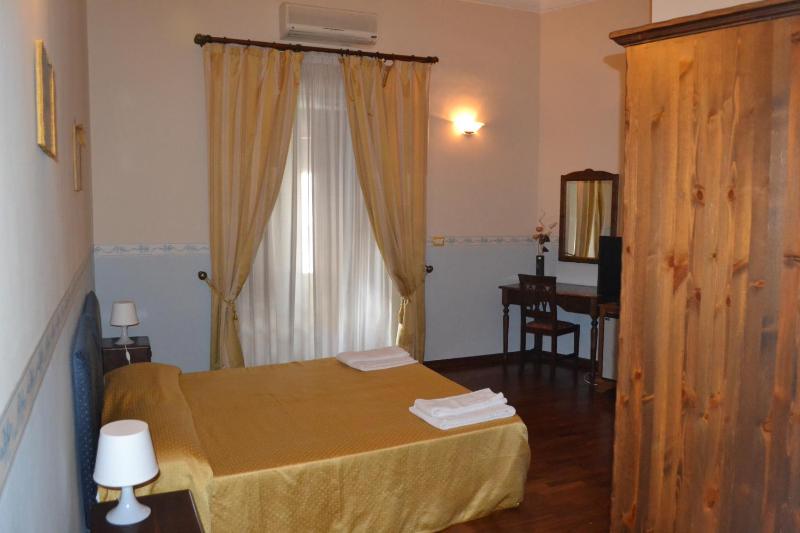 Double or Twin Room with City View image 2
