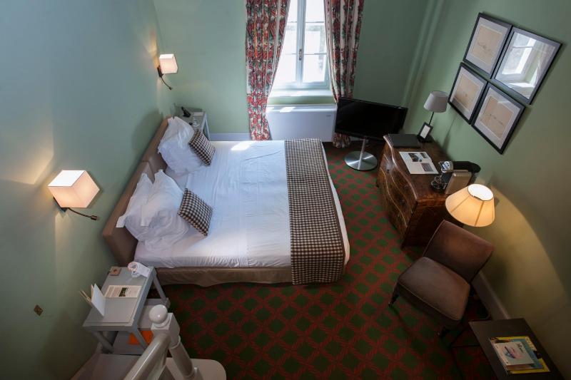 Double Room (2 Adults + 1 Child ) image 1