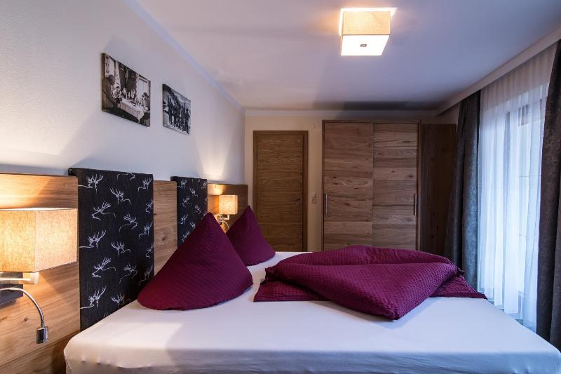 Standard Double Room image 3