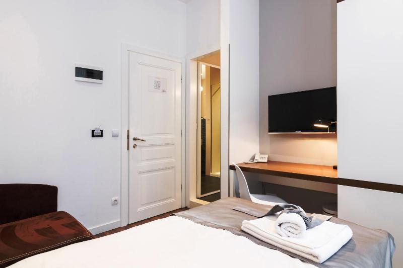 Single Room image 1