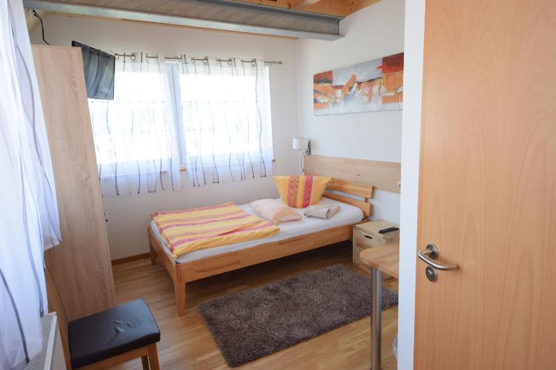 Economy Single Room image 2