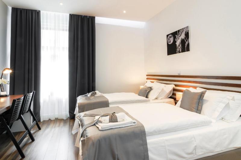 Triple Room image 4