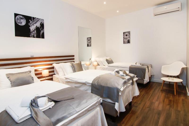 Triple Room image 2