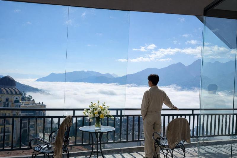 Cloud Chaser Hotel - image 10