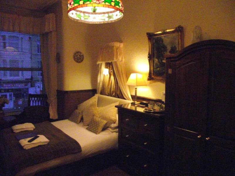 The Molly House - image 12