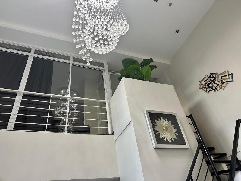 2-story Penthouse with 5 Balconies - image 9