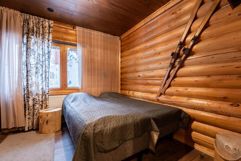 Bear Lodge Log Cabin Levi Centre by Levillenet - image 34