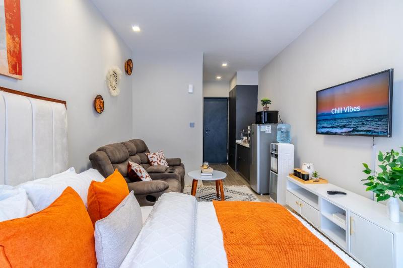 PJ Suites Studio Near SGR JKIA Expressway with Gym Pool Wi-Fi - image 8