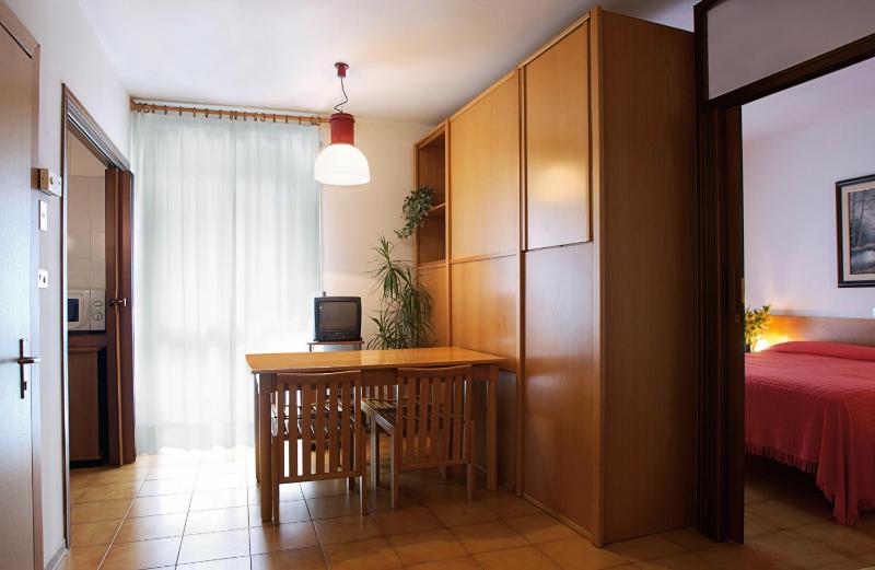 One-Bedroom Apartment image 3
