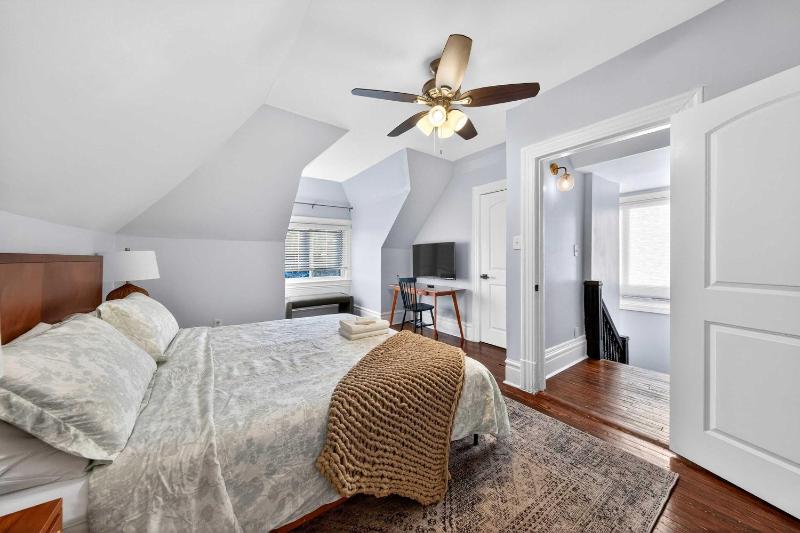 Stylish City Oasis ABODEbucks - image 9