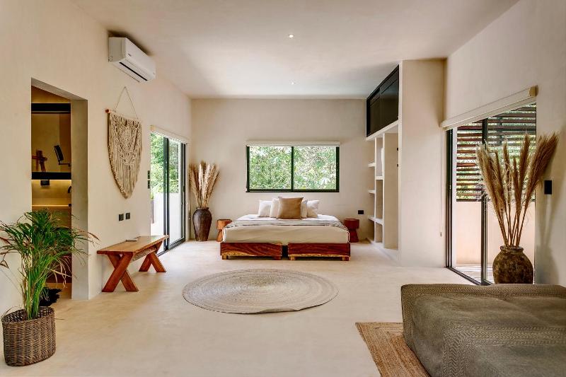 CASA TIRA - Your Luxury Jungle Mansion in Tulum - image 15