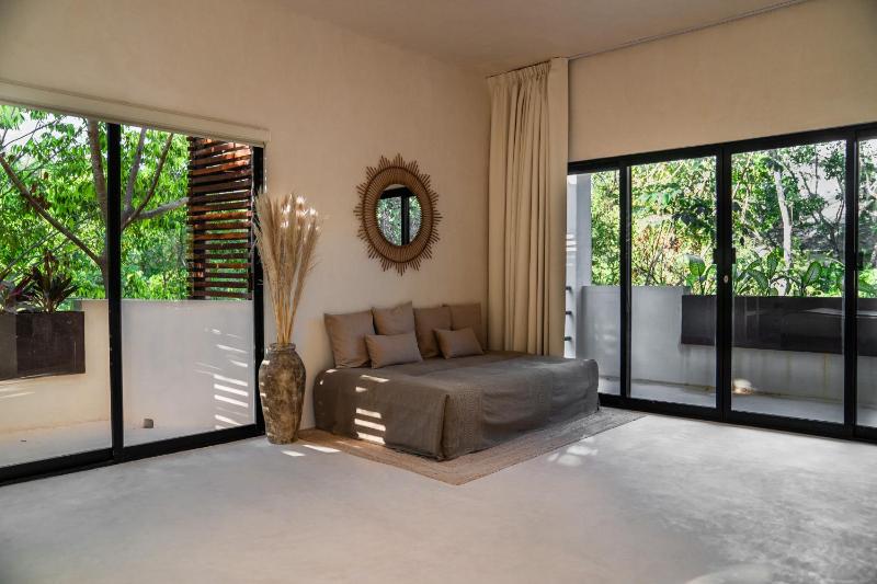 CASA TIRA - Your Luxury Jungle Mansion in Tulum - image 2