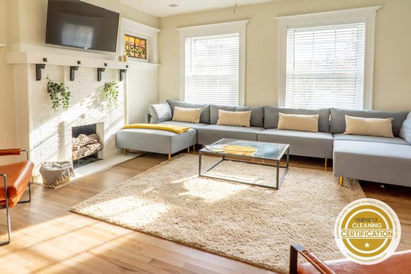 Tower Grove Park 4BR Home with Garage ABODEbucks - image 1