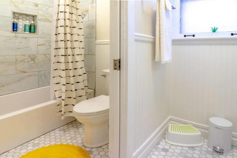 Tower Grove Park 4BR Home with Garage ABODEbucks - image 15