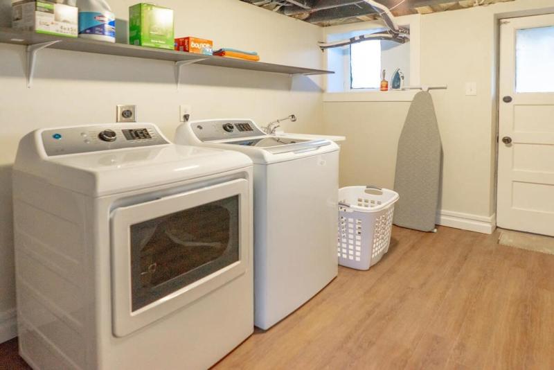 Tower Grove Park 4BR Home with Garage ABODEbucks - image 2