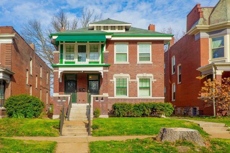 Tower Grove Park 4BR Home with Garage ABODEbucks - image 10