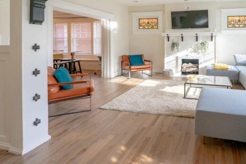 8BR at Tower Grove Park Sleeps 22 ABODEbucks - image 6