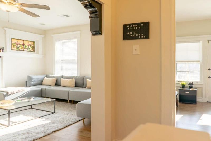 8BR at Tower Grove Park Sleeps 22 ABODEbucks - image 11