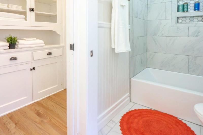 8BR at Tower Grove Park Sleeps 22 ABODEbucks - image 8
