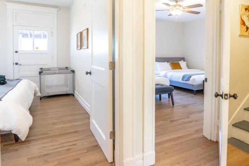 8BR at Tower Grove Park Sleeps 22 ABODEbucks - image 13