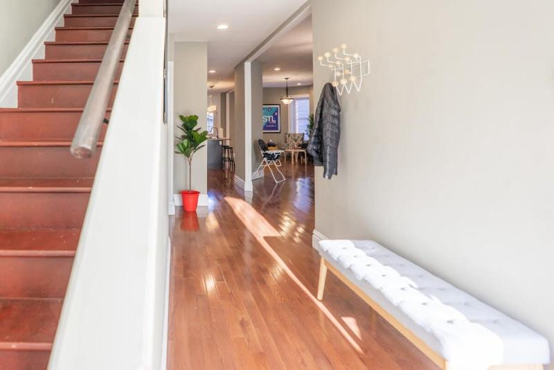 Lovely 4BR Shaw Family Home Garage ABODEbucks - image 6