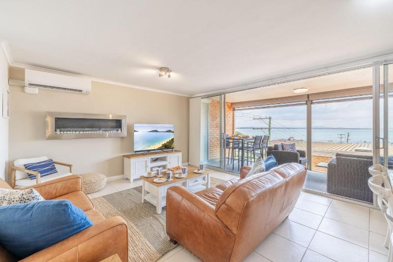 The Crest 6 6-8 Tomaree Rd - Bay Views Coastal Escape 100 metres to Shoal Bay Beach - image 32