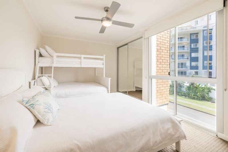 The Crest 6 6-8 Tomaree Rd - Bay Views Coastal Escape 100 metres to Shoal Bay Beach - image 7