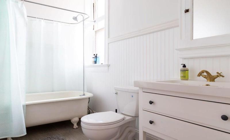 Swanky Shaw 2BR with Office ABODEbucks - image 15