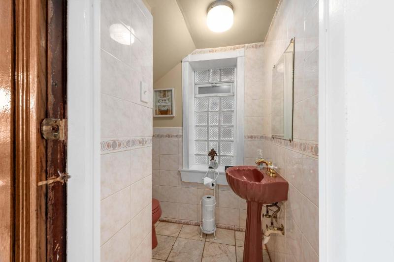 Stylish Getaway in St Louis ABODEbucks - image 3