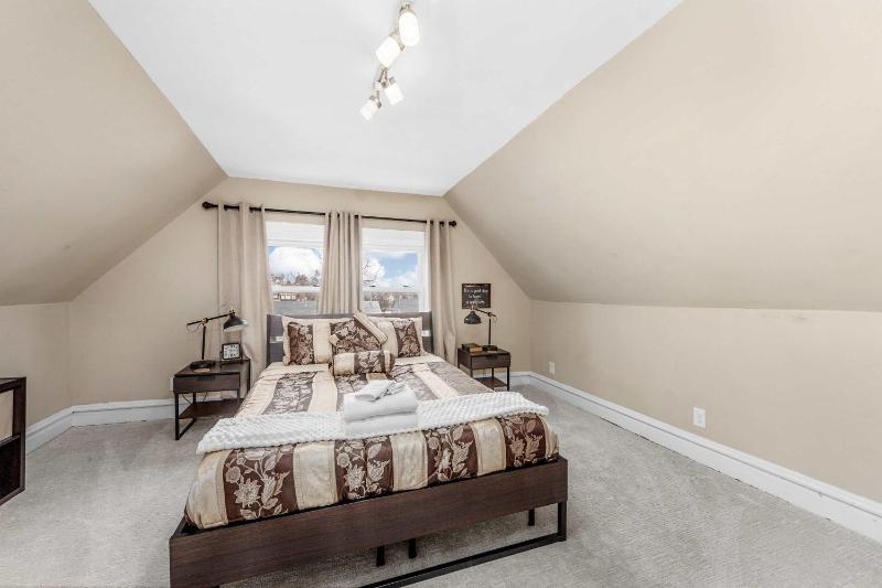 Stylish Getaway in St Louis ABODEbucks - image 4